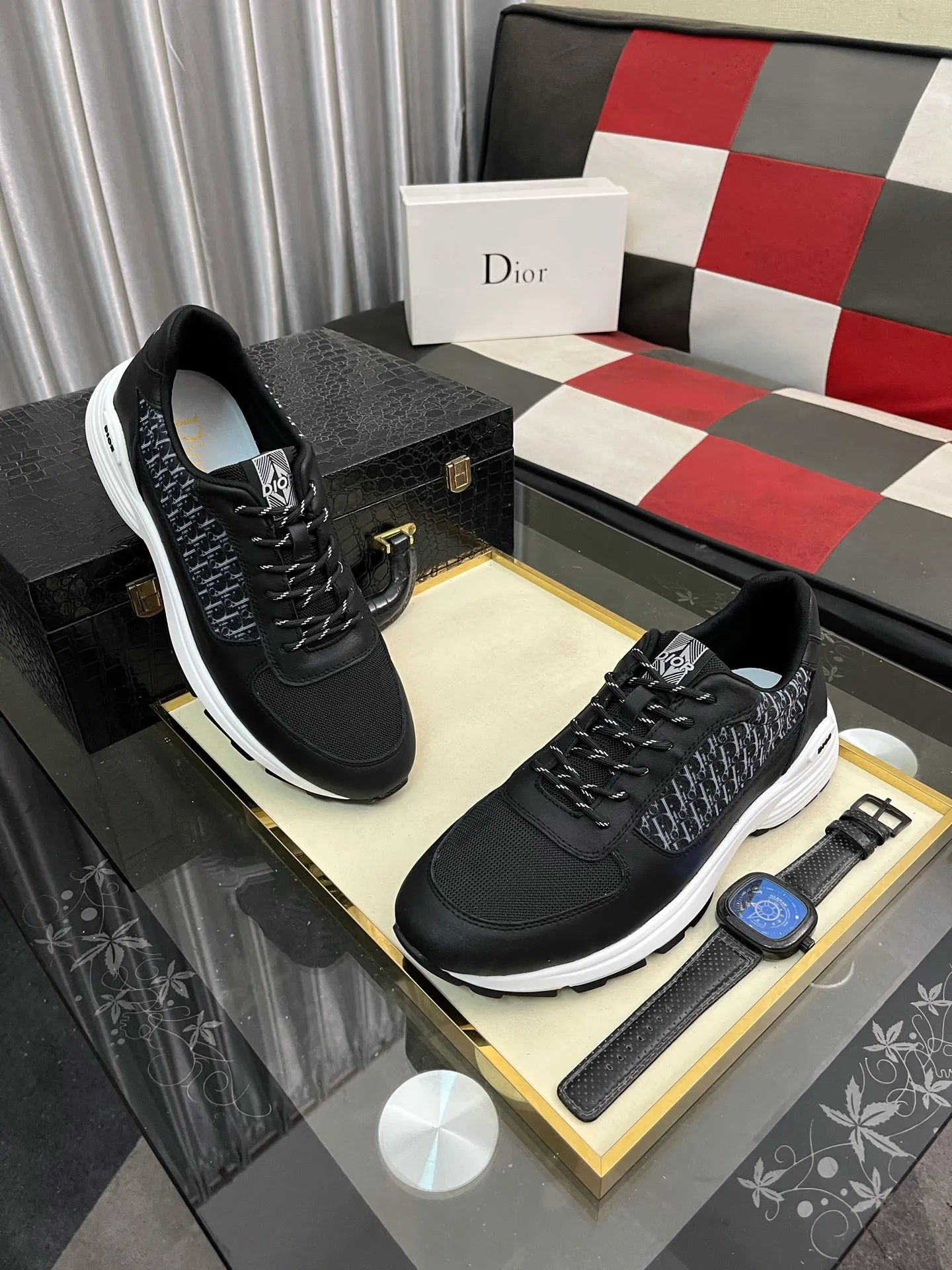Men's shoes 💰440⌚️⌚️[Dior] The toe is designed to be a bit wider, and the upper foot comfort is perfect. The threads are beautiful, and it fits the pants perfectly. Decorated with various classic details, it is an ideal choice for daily styling. It can be matched with various casual items to create exquisite looks. Fabric: First-layer cowhide/lining sheepskin TPU original outsole Size: 38-444️⃣Colors available